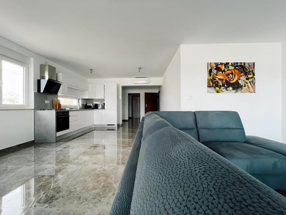 Seascape Deluxe Residence Пьешчана-Увала Экстерьер фото