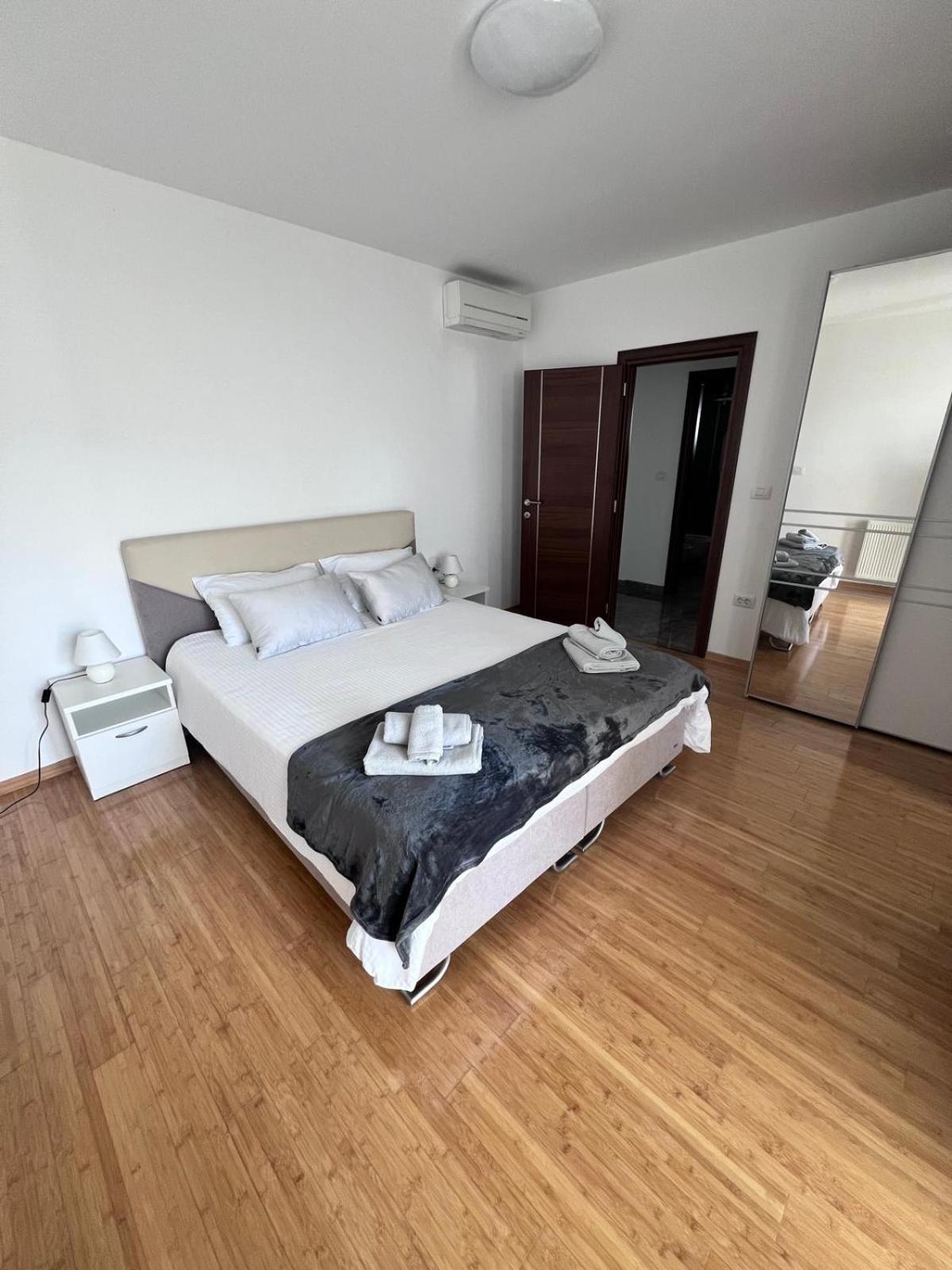 Seascape Deluxe Residence Пьешчана-Увала Экстерьер фото