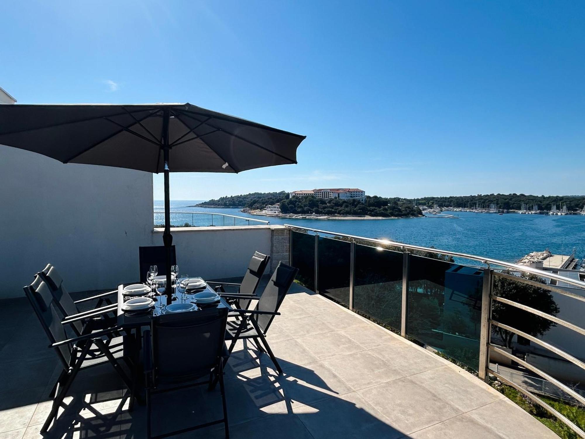 Seascape Deluxe Residence Пьешчана-Увала Экстерьер фото