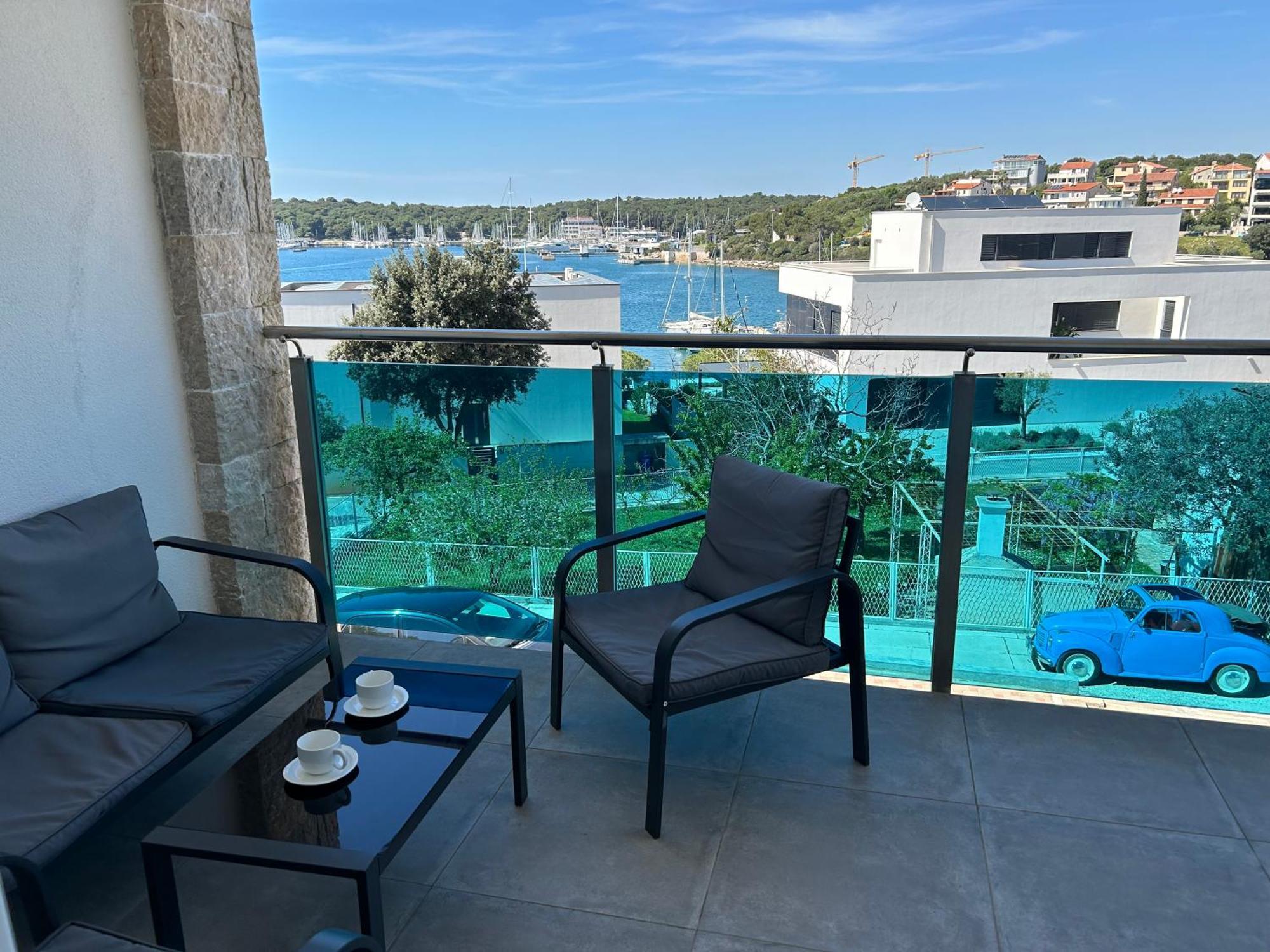 Seascape Deluxe Residence Пьешчана-Увала Экстерьер фото